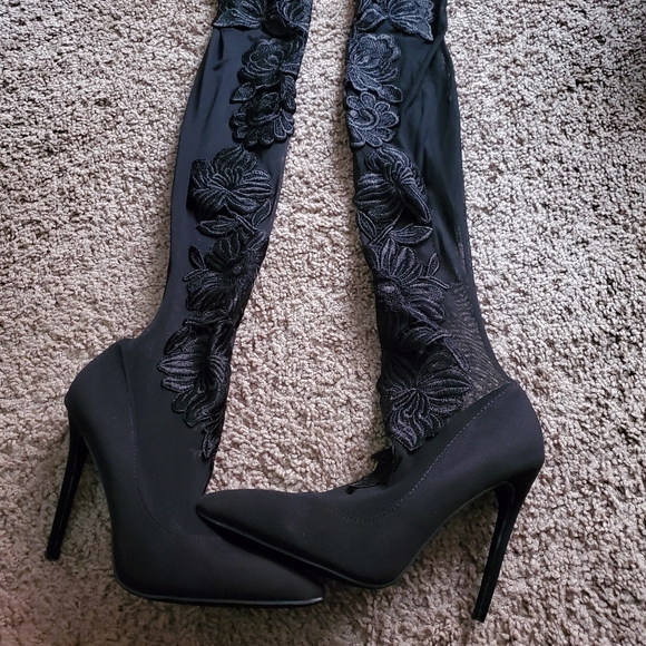 Heels - Picture 1 of 5